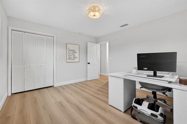 2000 KANSAS AVENUE NE, St Petersburg, FL 33703