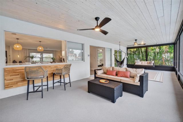 2000 KANSAS AVENUE NE, St Petersburg, FL 33703