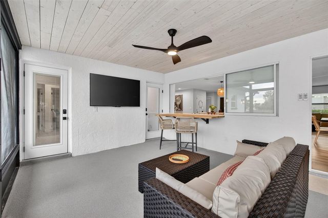 2000 KANSAS AVENUE NE, St Petersburg, FL 33703