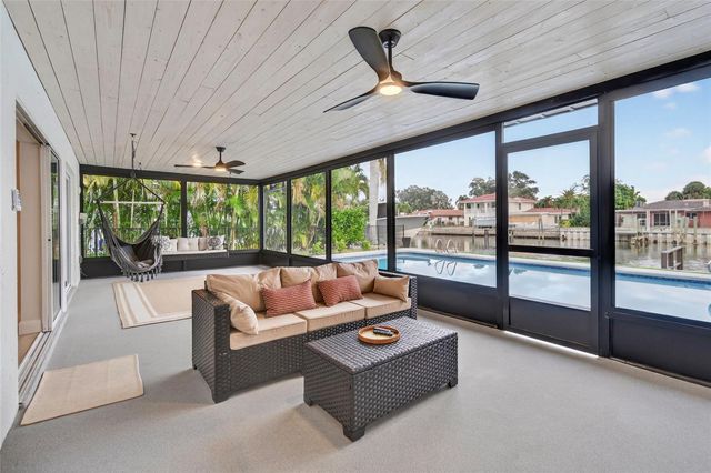 2000 KANSAS AVENUE NE, St Petersburg, FL 33703