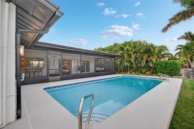 2000 KANSAS AVENUE NE, St Petersburg, FL 33703