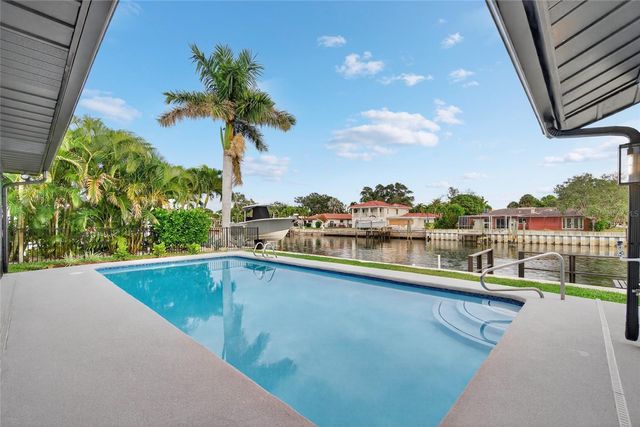 2000 KANSAS AVENUE NE, St Petersburg, FL 33703