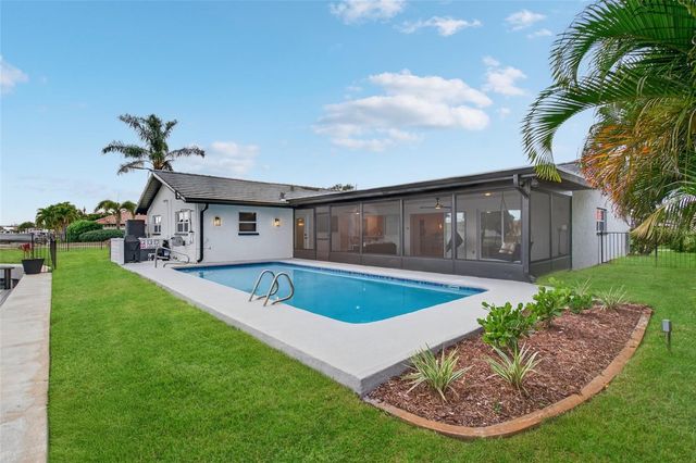 2000 KANSAS AVENUE NE, St Petersburg, FL 33703