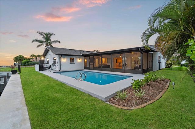 2000 KANSAS AVENUE NE, St Petersburg, FL 33703