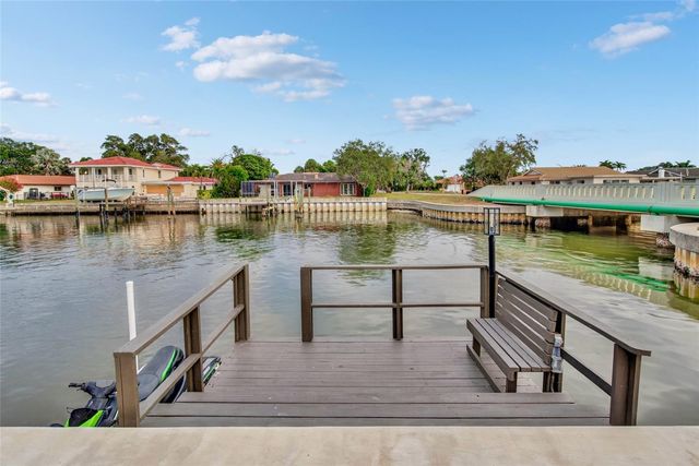 2000 KANSAS AVENUE NE, St Petersburg, FL 33703