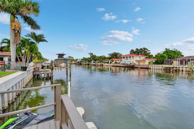 2000 KANSAS AVENUE NE, St Petersburg, FL 33703