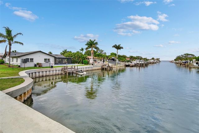 2000 KANSAS AVENUE NE, St Petersburg, FL 33703