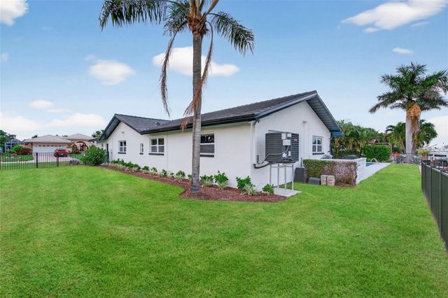 2000 KANSAS AVENUE NE, St Petersburg, FL 33703