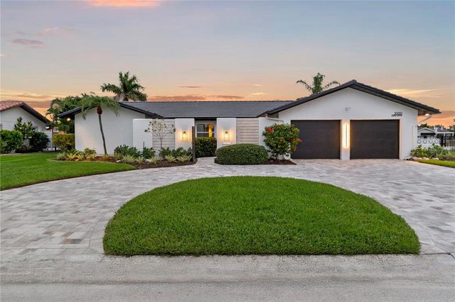 2000 KANSAS AVENUE NE, St Petersburg, FL 33703