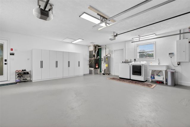 2000 KANSAS AVENUE NE, St Petersburg, FL 33703