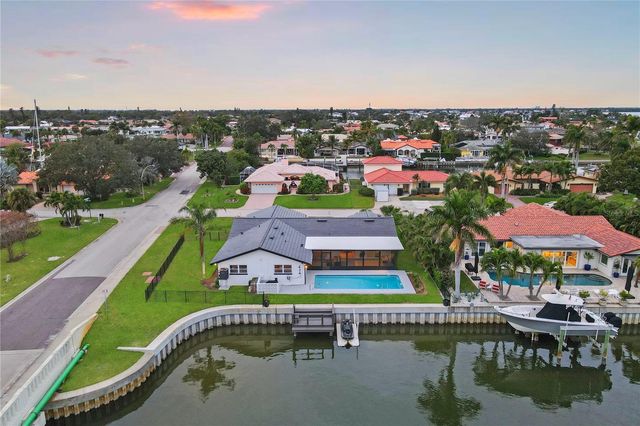 2000 KANSAS AVENUE NE, St Petersburg, FL 33703