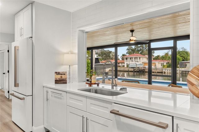 2000 KANSAS AVENUE NE, St Petersburg, FL 33703