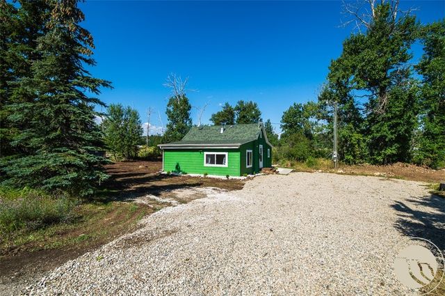 7611 US Highway 212, Roberts, MT 59070