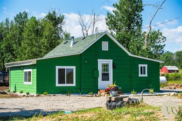 7611 US Highway 212, Roberts, MT 59070