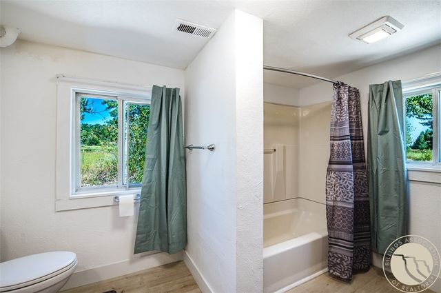 7611 US Highway 212, Roberts, MT 59070