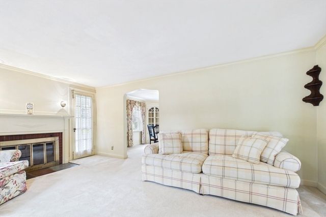 30 Manor Road, Waltham, MA 02453