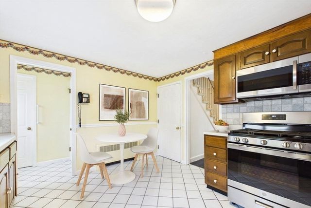 30 Manor Road, Waltham, MA 02453
