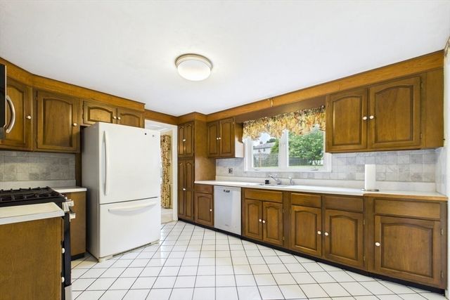 30 Manor Road, Waltham, MA 02453