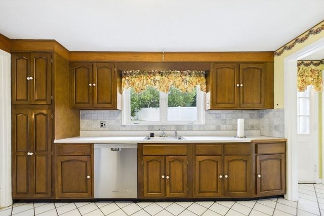 30 Manor Road, Waltham, MA 02453