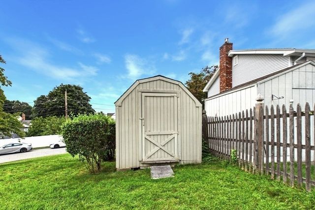 30 Manor Road, Waltham, MA 02453