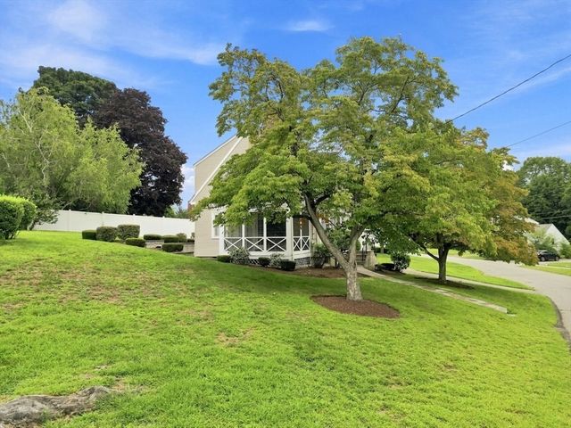 30 Manor Road, Waltham, MA 02453