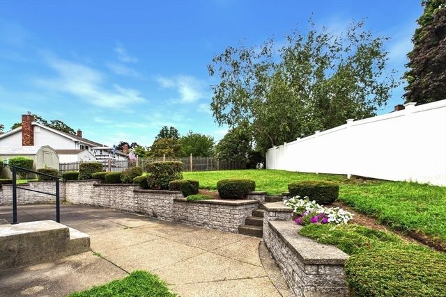 30 Manor Road, Waltham, MA 02453
