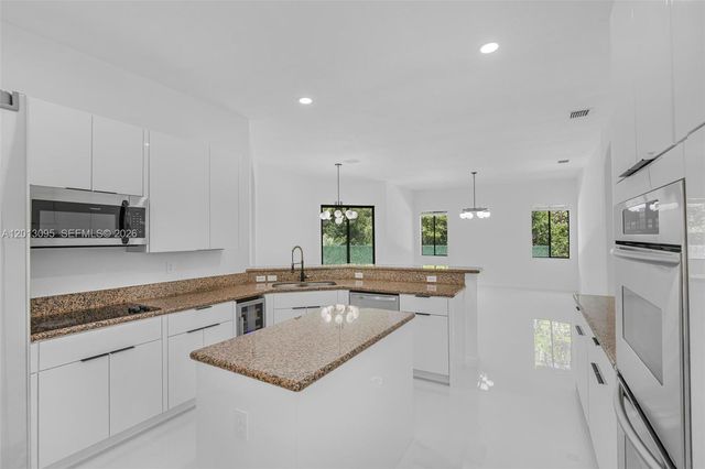 7551 SW 187th St, Cutler Bay, FL 33157