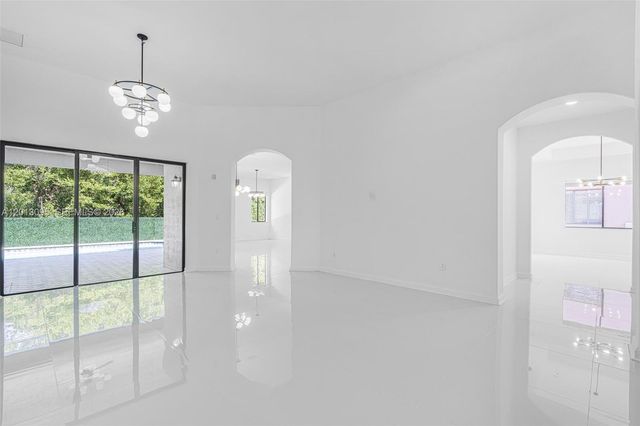 7551 SW 187th St, Cutler Bay, FL 33157