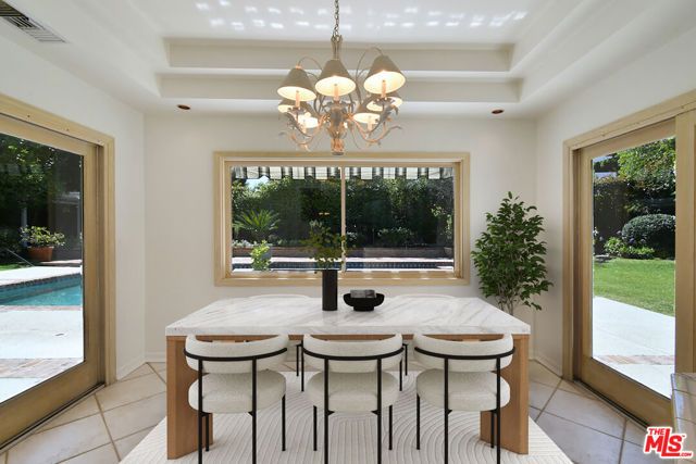 17616 Corinthian Drive, Encino (los Angeles), CA 91316