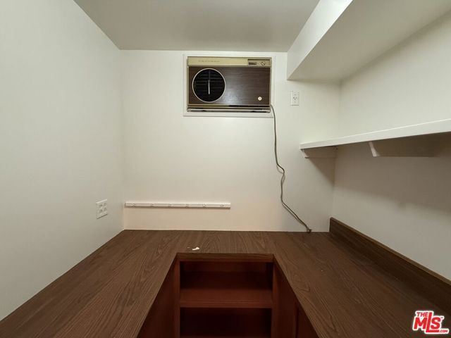 17616 Corinthian Drive, Encino (los Angeles), CA 91316