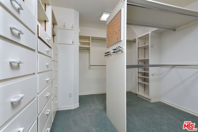 17616 Corinthian Drive, Encino (los Angeles), CA 91316