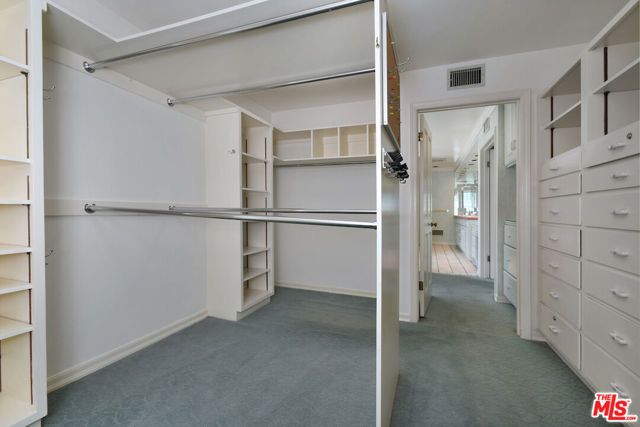 17616 Corinthian Drive, Encino (los Angeles), CA 91316