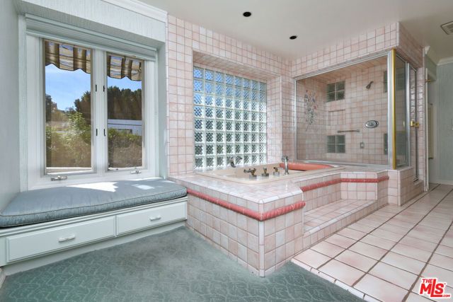 17616 Corinthian Drive, Encino (los Angeles), CA 91316