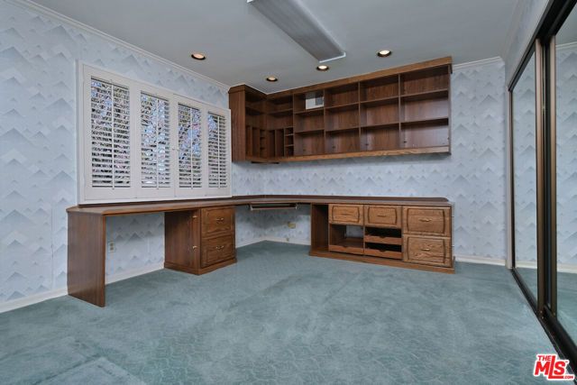 17616 Corinthian Drive, Encino (los Angeles), CA 91316