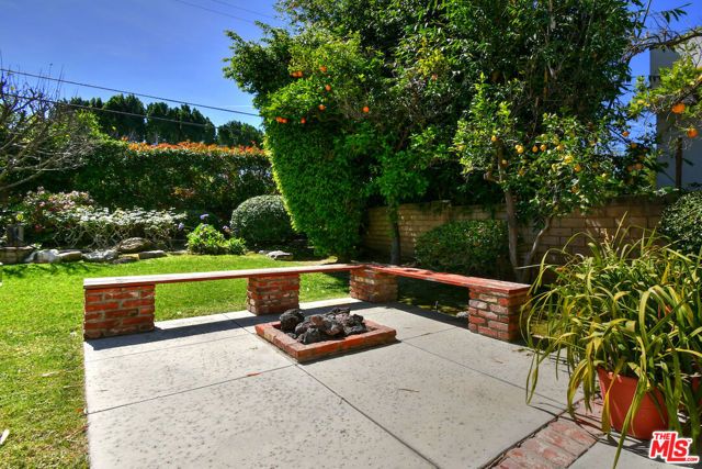 17616 Corinthian Drive, Encino (los Angeles), CA 91316