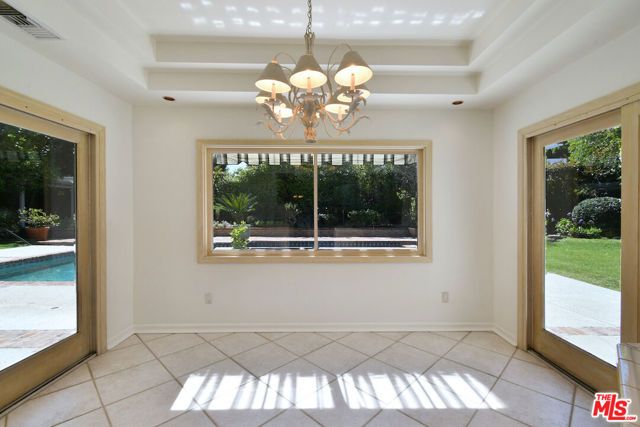 17616 Corinthian Drive, Encino (los Angeles), CA 91316