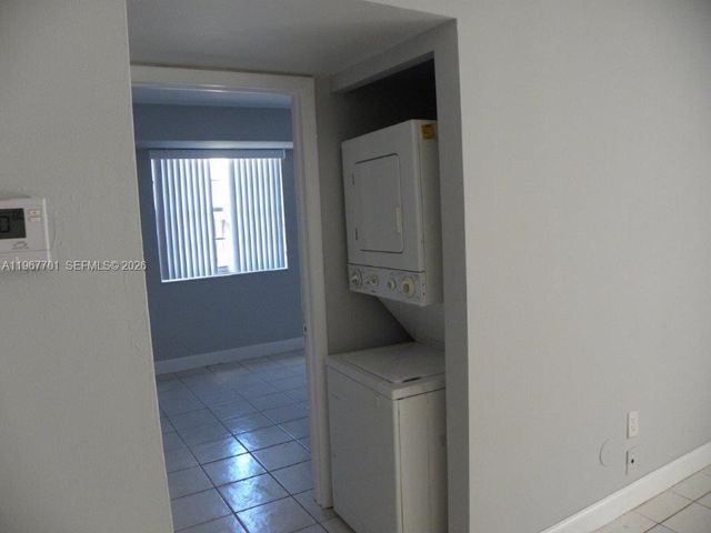 15690 SW 82nd Cir Lane 9-1, Miami, FL 33193