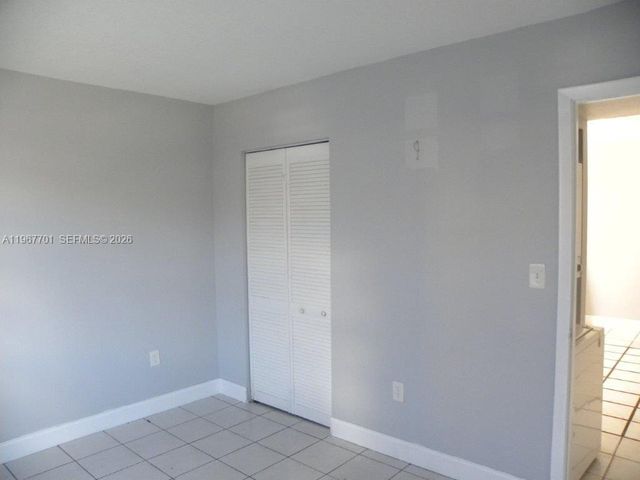 15690 SW 82nd Cir Lane 9-1, Miami, FL 33193