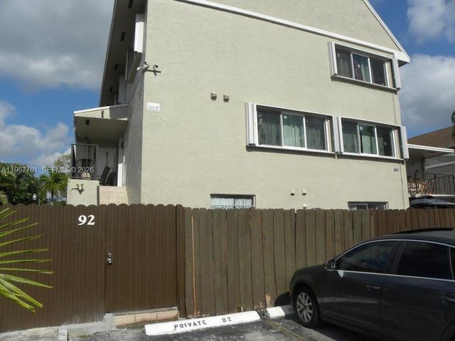 15690 SW 82nd Cir Lane 9-1, Miami, FL 33193
