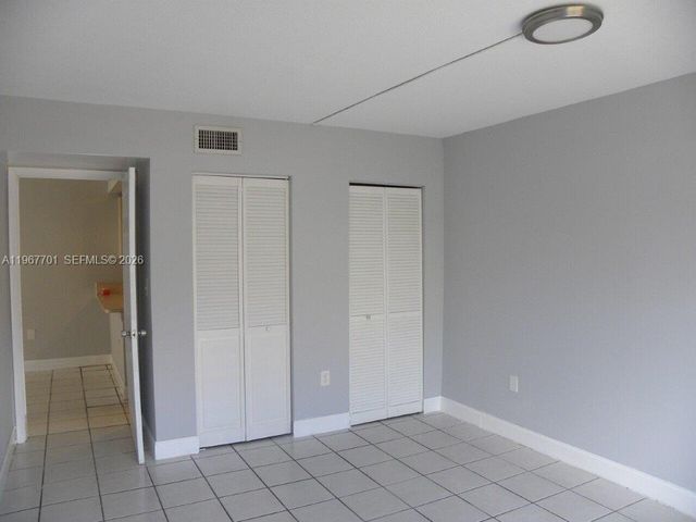15690 SW 82nd Cir Lane 9-1, Miami, FL 33193