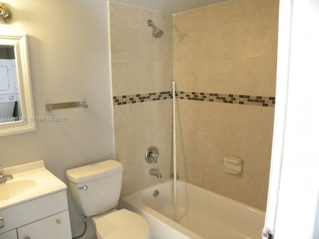 15690 SW 82nd Cir Lane 9-1, Miami, FL 33193