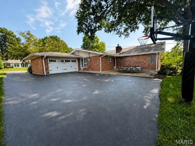 14470 Pembury Drive, Chesterfield, MO 63017