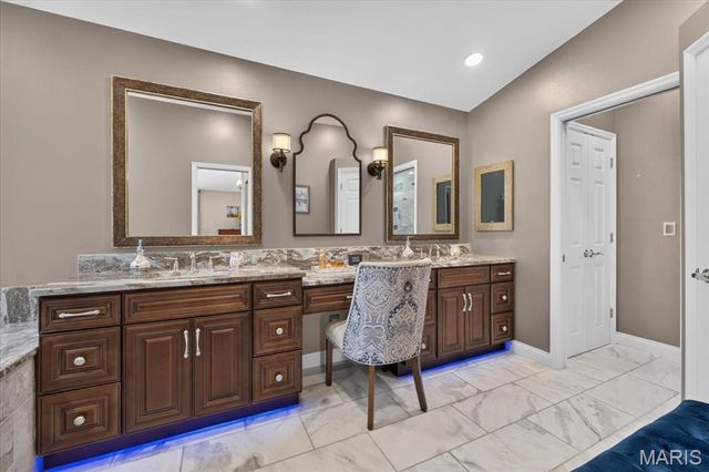 14470 Pembury Drive, Chesterfield, MO 63017