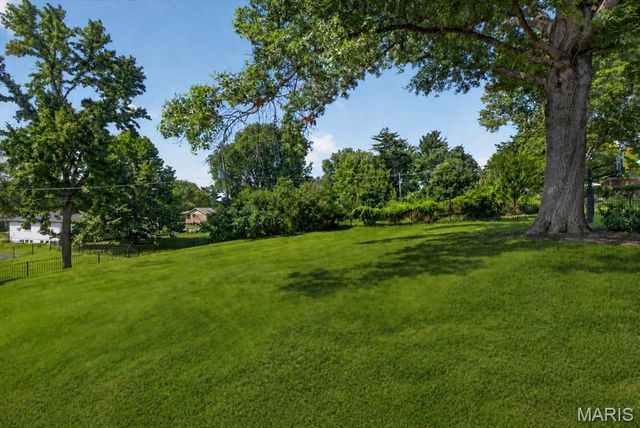 14470 Pembury Drive, Chesterfield, MO 63017