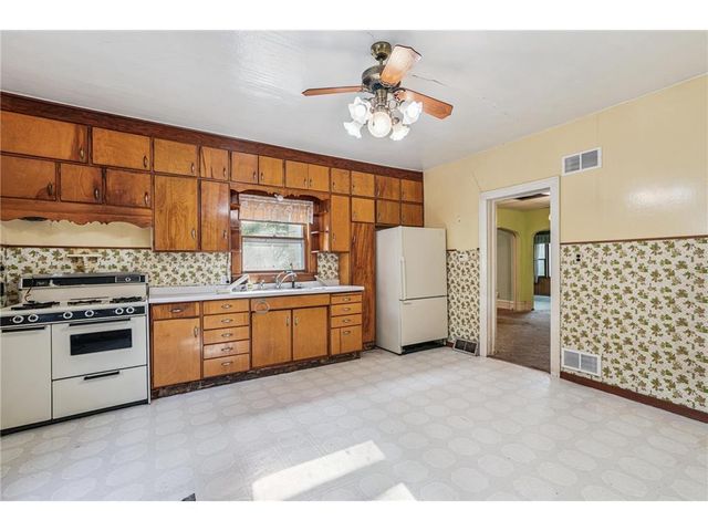 303 Lewis Street, River Falls, WI 54022