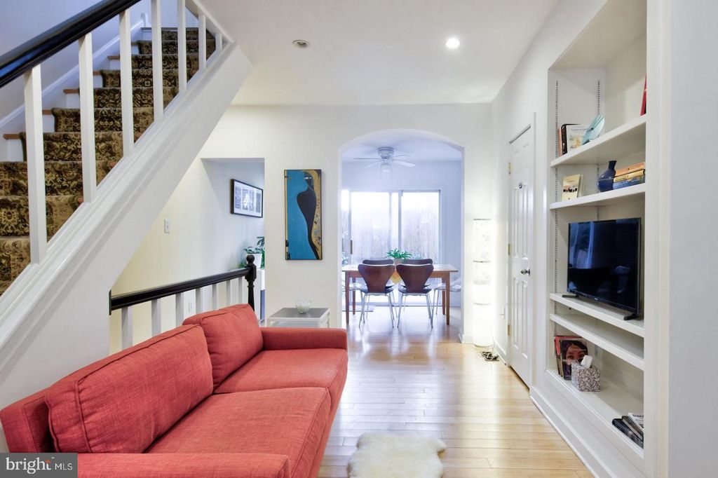 1325 WEBSTER ST, Philadelphia, PA 19147