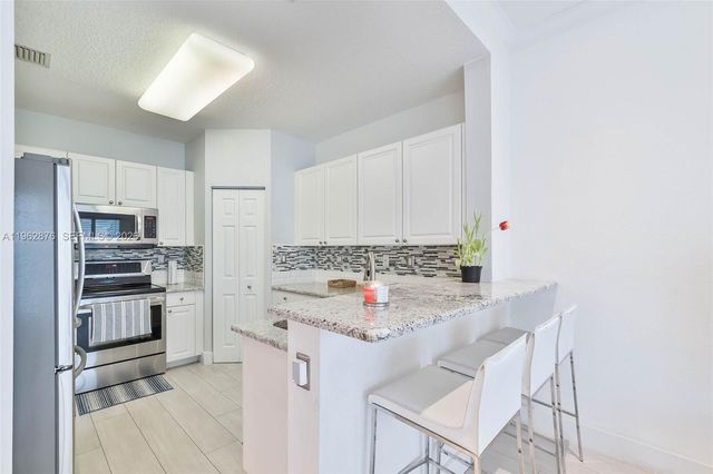 11227 NW 73rd Ter, Doral, FL 33178