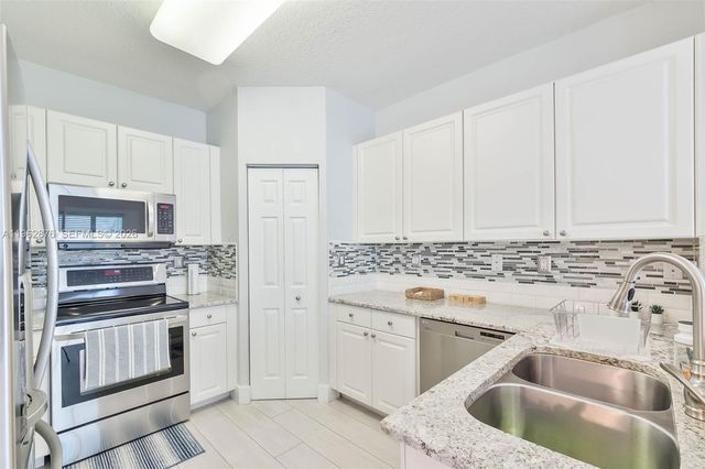 11227 NW 73rd Ter, Doral, FL 33178