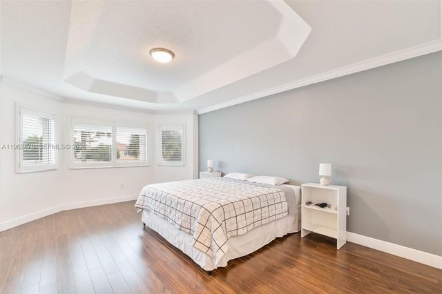 11227 NW 73rd Ter, Doral, FL 33178