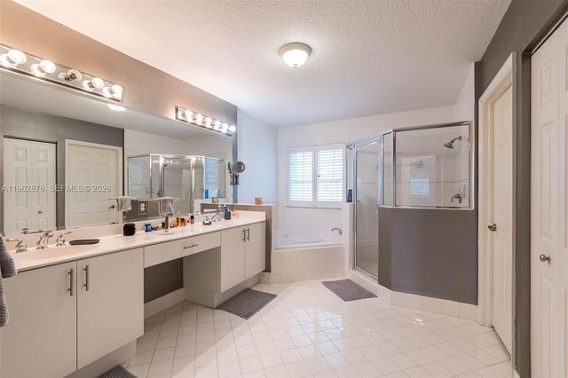 11227 NW 73rd Ter, Doral, FL 33178